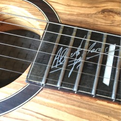 Guitarra eléctrica de olivo