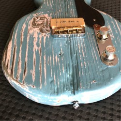 Eléctrica parlor de madera reciclada