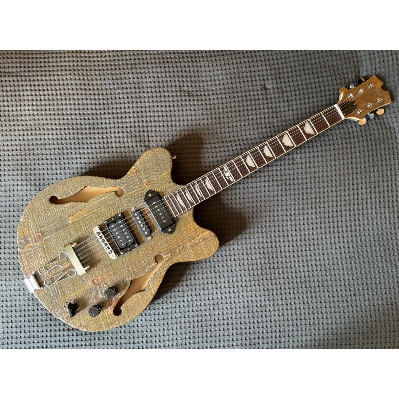Guitarra de Jazz de madera reciclada