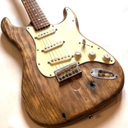 Irish Roots Ha' Penny Bridge Stratocaster