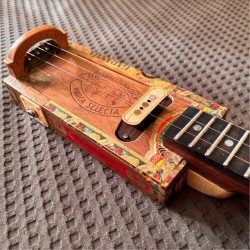Guitarra cigar box de 3 cuerdas