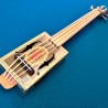 Ukulele bajo de caja de cigarros