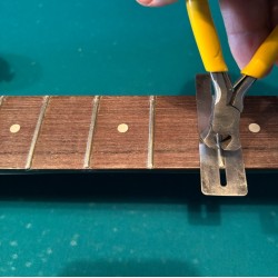 Conversión de mástil de bajo a fretless