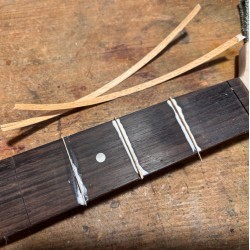 Conversión de mástil de bajo a fretless